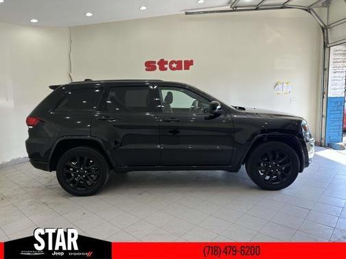 2022 Jeep Grand Cherokee WK Laredo