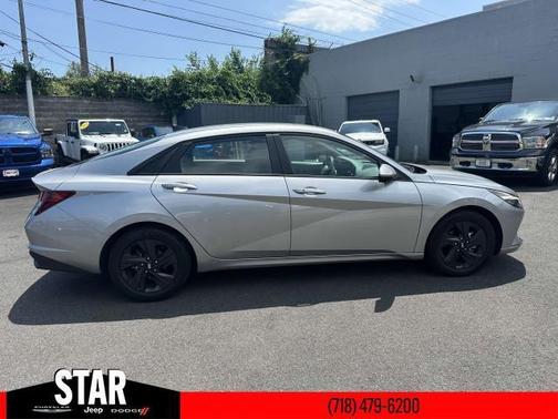 2022 Hyundai ELANTRA SEL
