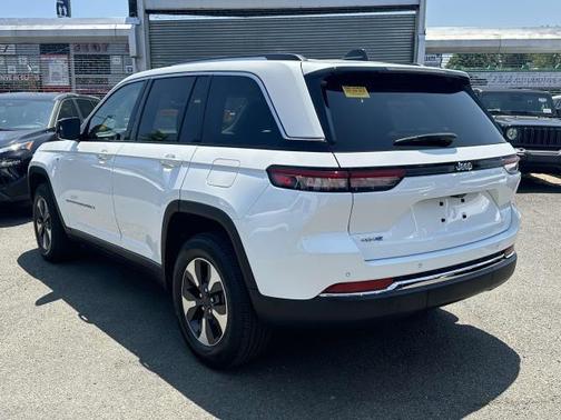 2022 Jeep Grand Cherokee 4xe Base