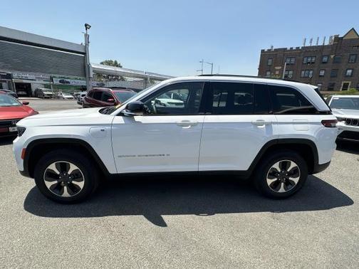 2022 Jeep Grand Cherokee 4xe Base