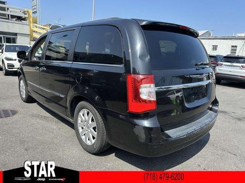2011 Chrysler Town & Country Touring-L