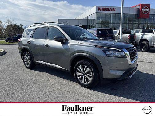 2023 Nissan Pathfinder SL 4WD