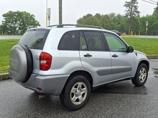 2004 Toyota RAV4 Base