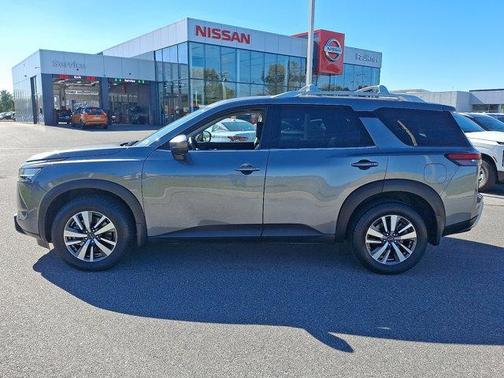 2024 Nissan Pathfinder SL 4WD