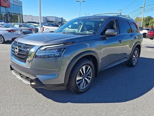 2024 Nissan Pathfinder SL 4WD