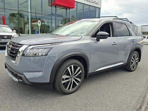 2025 Nissan Pathfinder Platinum 4WD