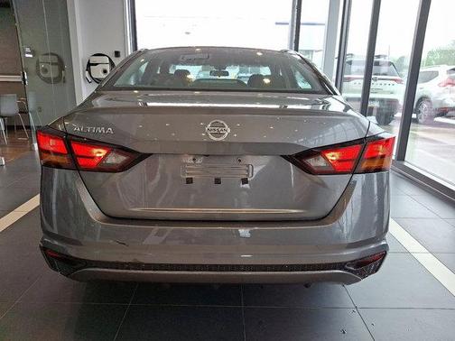 2022 Nissan Altima S FWD