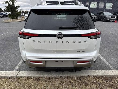 2025 Nissan Pathfinder SL 4WD