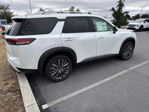 2025 Nissan Pathfinder SL 4WD