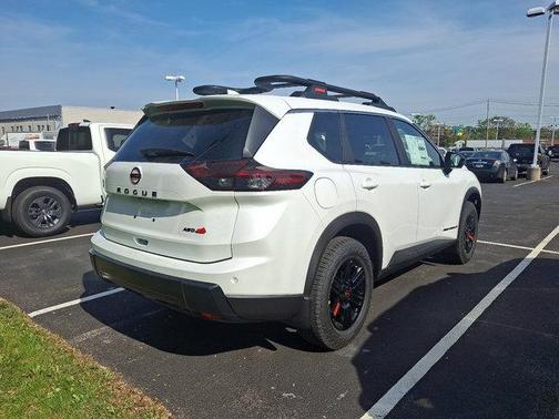2025 Nissan Rogue Rock Creek