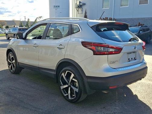 2022 Nissan Rogue Sport SL