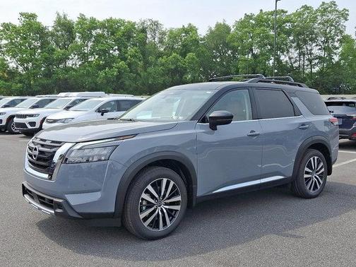 2025 Nissan Pathfinder Platinum 4WD