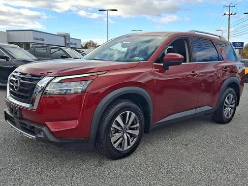 2022 Nissan Pathfinder SL 4WD