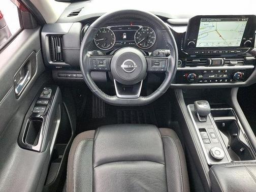 2022 Nissan Pathfinder SL 4WD