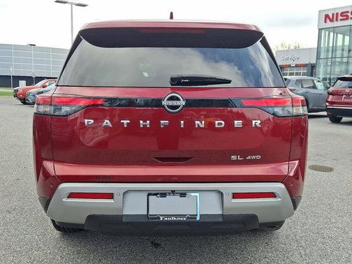2022 Nissan Pathfinder SL 4WD