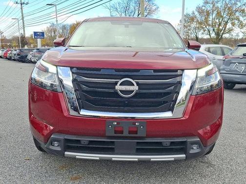 2022 Nissan Pathfinder SL 4WD