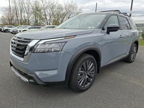 2025 Nissan Pathfinder SL 4WD
