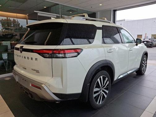 2023 Nissan Pathfinder Platinum 4WD
