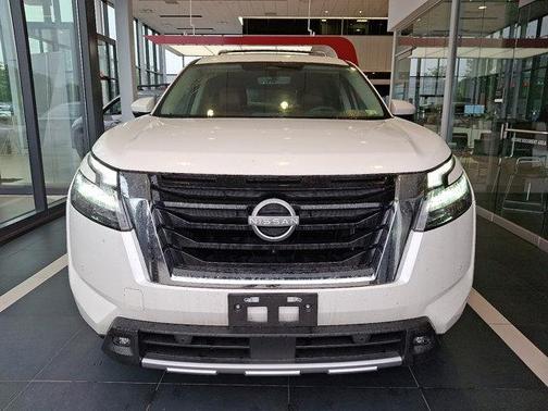2023 Nissan Pathfinder Platinum 4WD