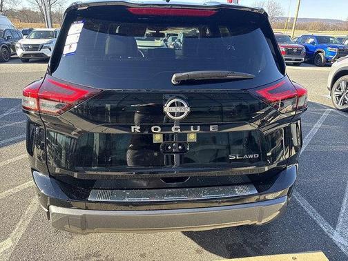 2025 Nissan Rogue SL