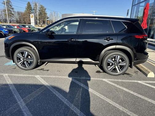 2025 Nissan Rogue SL