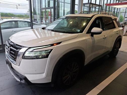 2022 Nissan Pathfinder SL 4WD