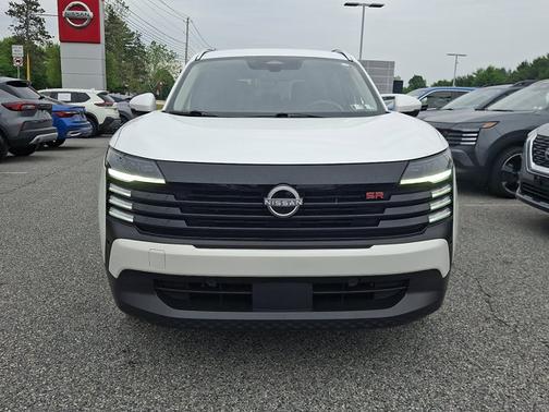 Aspen White Tri 2025 Nissan Kicks SR