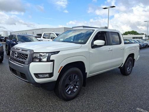 2025 Nissan Frontier SV