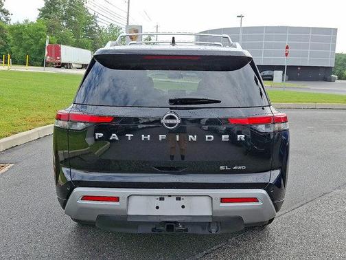2022 Nissan Pathfinder SL 4WD