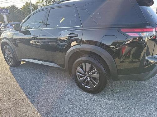 2022 Nissan Pathfinder SV 4WD