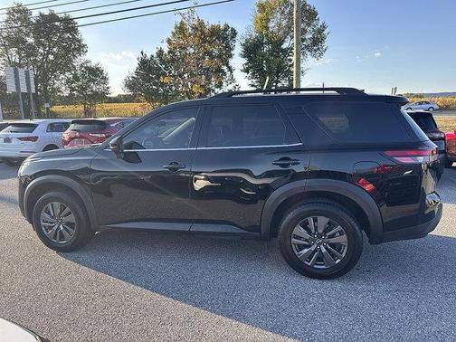 2022 Nissan Pathfinder SV 4WD