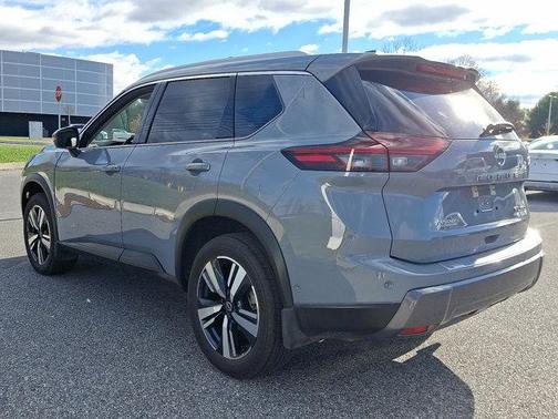 2025 Nissan Rogue SL