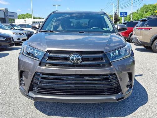 2019 Toyota Highlander SE