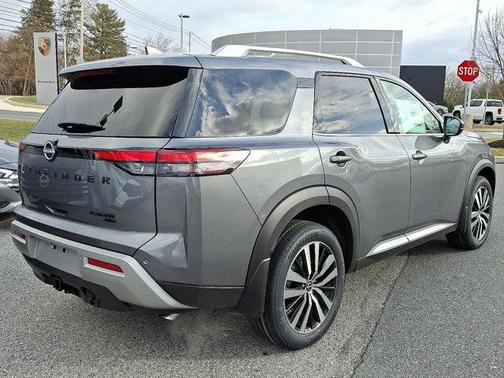 2025 Nissan Pathfinder Platinum 4WD