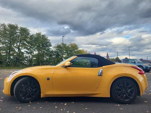 2017 Nissan 370Z Touring