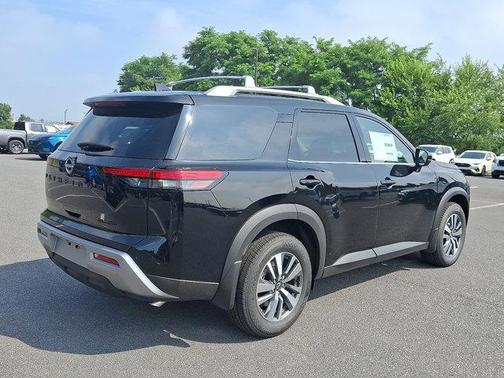 2025 Nissan Pathfinder SL 4WD