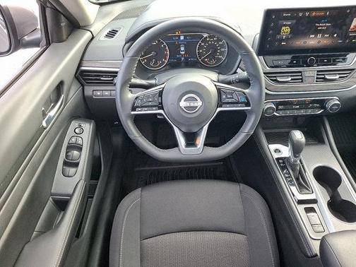 2025 Nissan Altima SV AWD