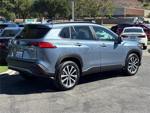 2024 Toyota Corolla Cross XLE