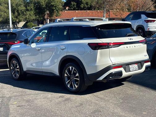 2025 INFINITI QX60 Luxe