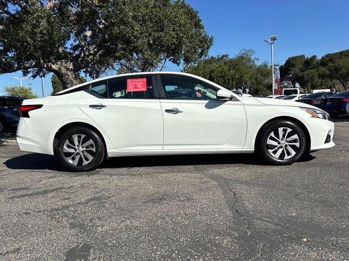 Glacier White 2021 Nissan Altima 2.5 S