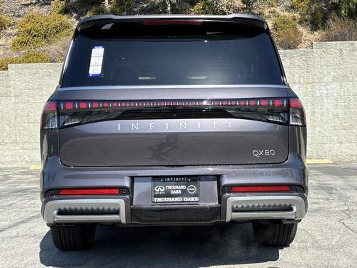 2026 INFINITI QX80 Luxe