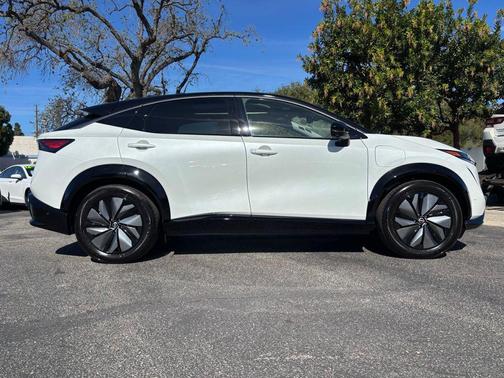 2025 Nissan ARIYA PLATINUM+