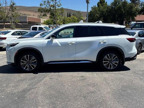 Radiant White 2026 INFINITI QX60 Luxe