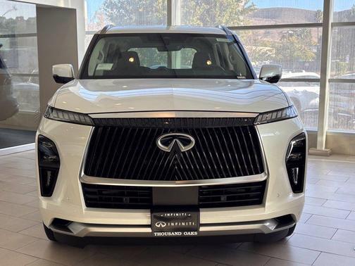 Radiant White 2026 INFINITI QX80 Luxe