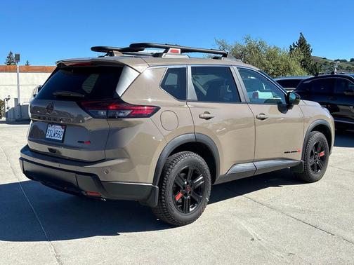 2025 Nissan Rogue Rock Creek