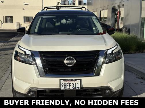 2022 Nissan Pathfinder SL 2WD
