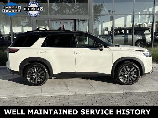 2022 Nissan Pathfinder SL 2WD