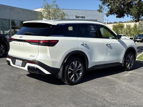 2025 INFINITI QX60 Luxe