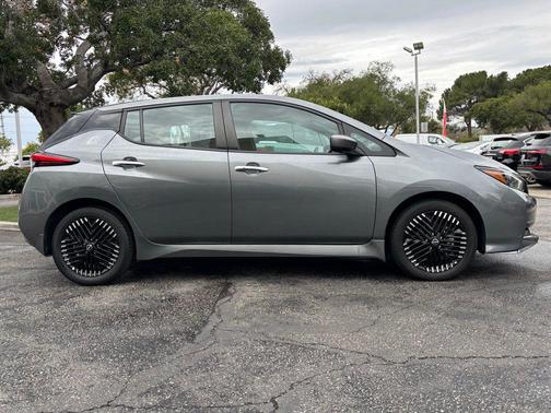 2023 Nissan Leaf SV PLUS 60 kWh