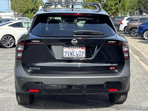 Super Black 2025 Nissan Kicks SR